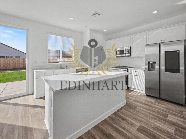 Building Photo - 1820 Klamath Rd S