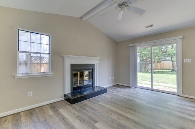 Building Photo - 732 Galahad Dr