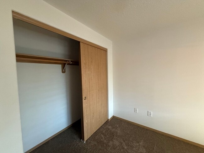 Building Photo - 3 Bed, 2 Bath with Garage, W/D, and Fenced...