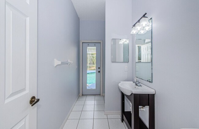 Building Photo - Pool Home in Trinity!