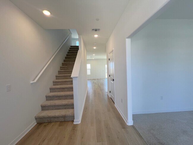 Building Photo - 6209 Caruso Ave