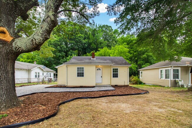 Building Photo - 931 Marlboro St