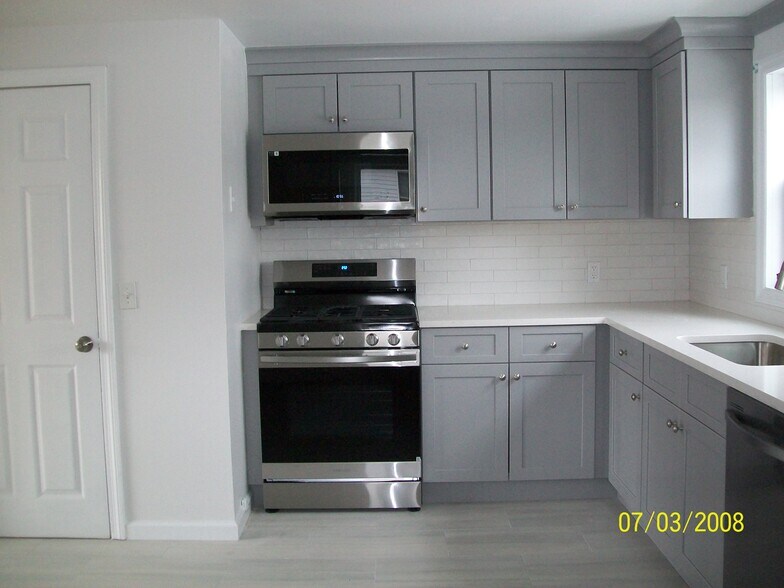 Building Photo - 6 Geissler Dr