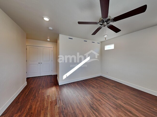 Building Photo - 706 S Retort Ave