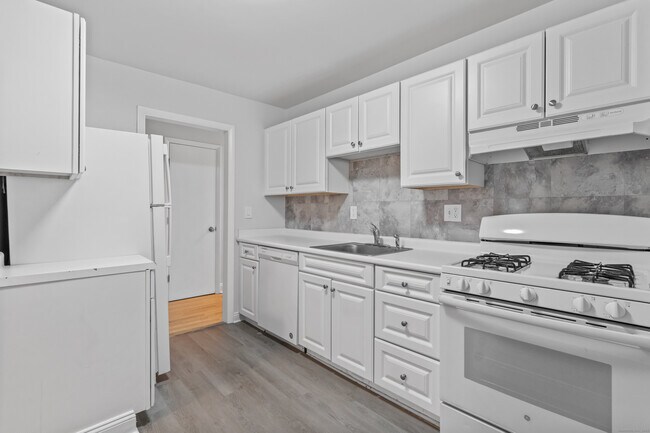 Building Photo - 66 Blachley Rd