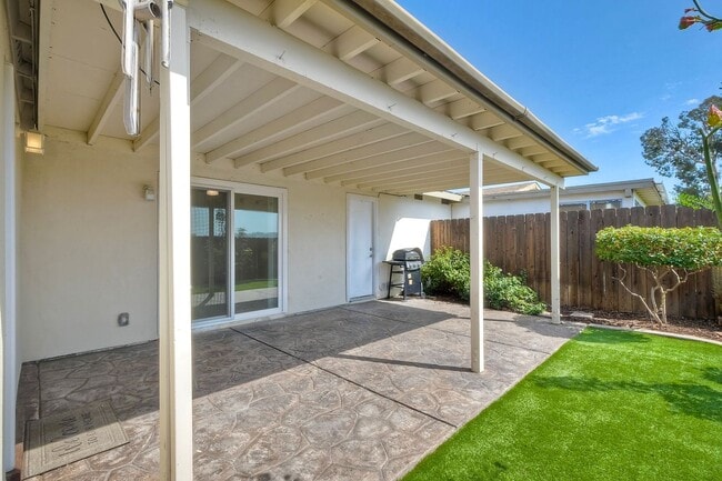 Building Photo - 55 yrs Plus ONLY Community! Lovely and Breathtaking 2 Bed 2 Bath unit in Oceanside