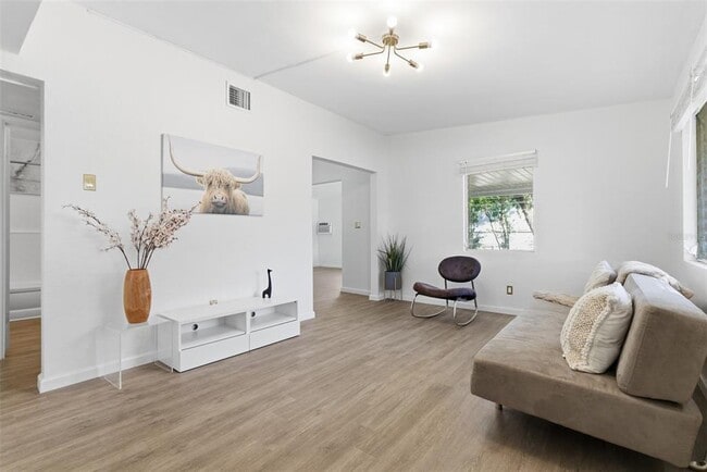 Building Photo - 5481 47th Ave N