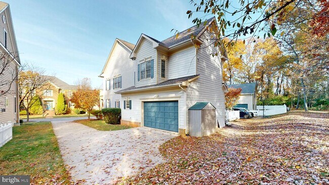 Building Photo - 309 Pure Spring Crescent