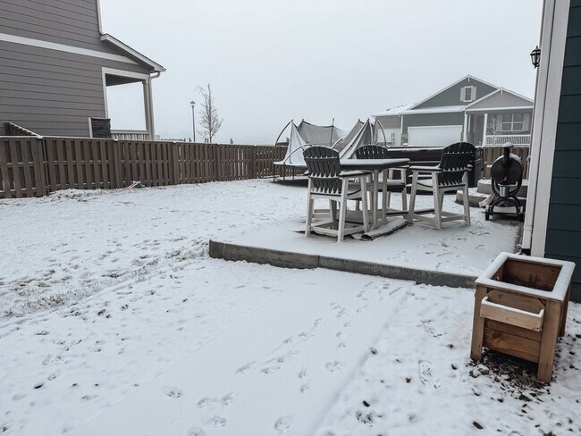 Building Photo - 482 3rd St