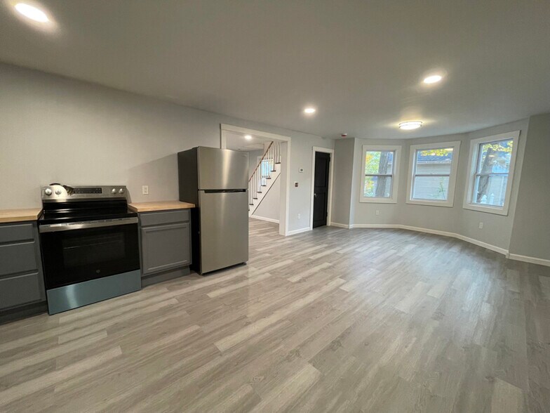 Building Photo - 25 High St