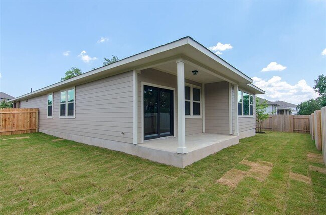 Building Photo - 905 Olive Creek Dr