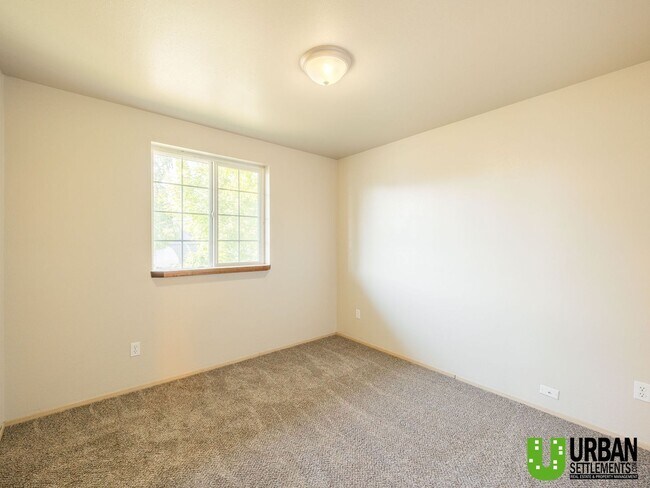 Building Photo - 4112 E 23rd Ave