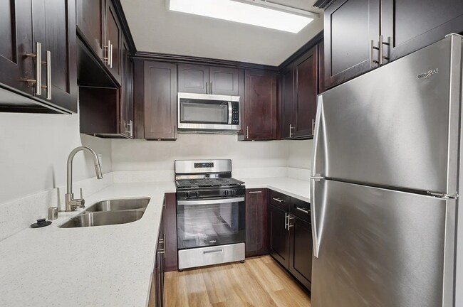 Building Photo - Chadron Apartment