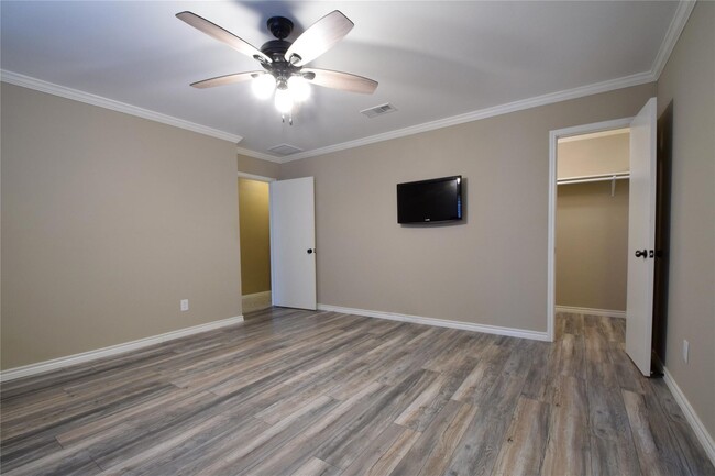 Building Photo - 2215 Friarwood Trail