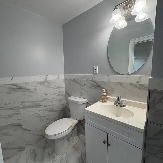 Building Photo - 4 Betsy Ross Ct