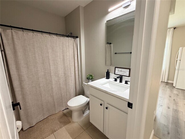 Building Photo - 1593 Diamond Loop Dr