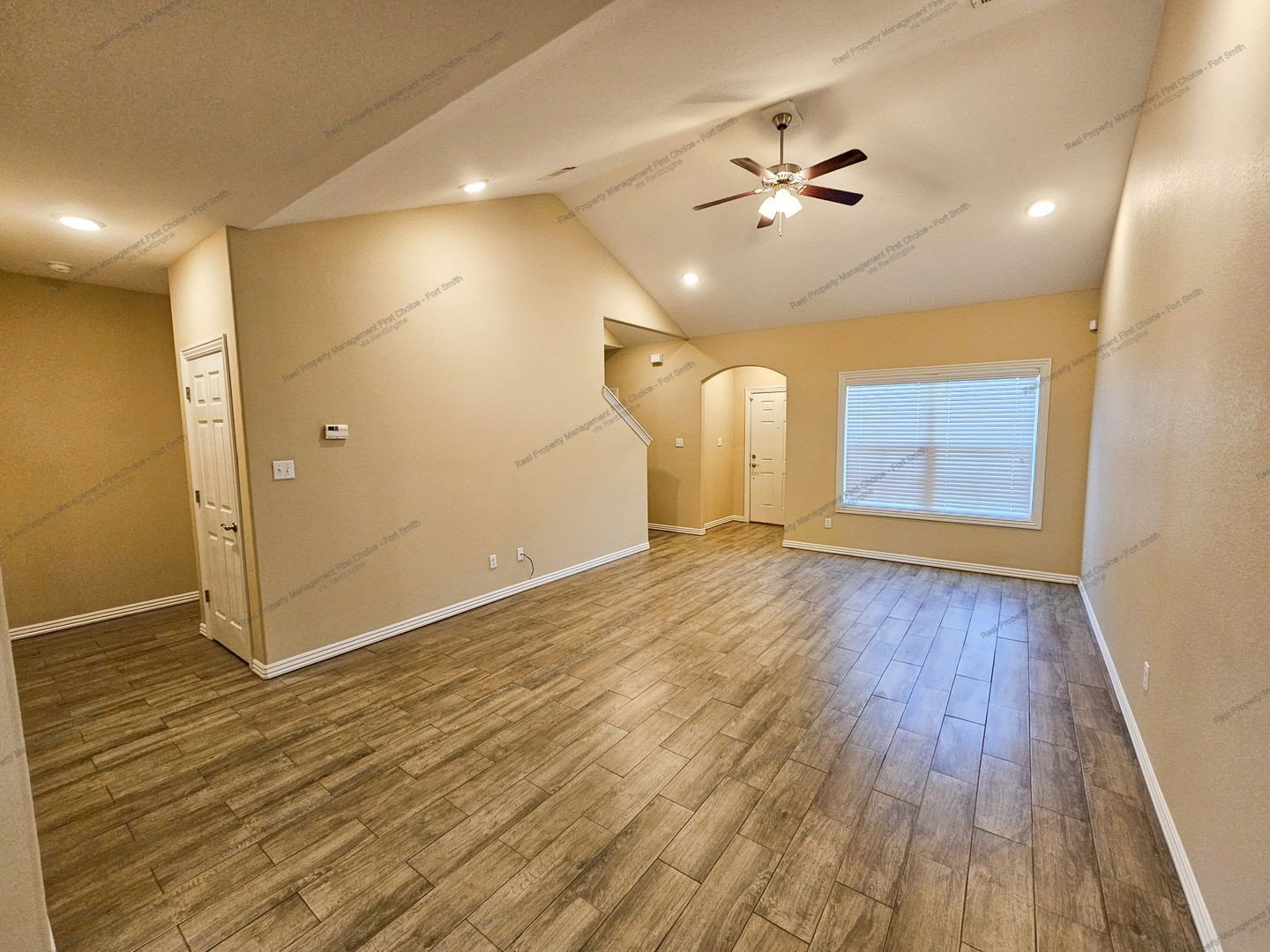 Building Photo - 9907 Landry Dr