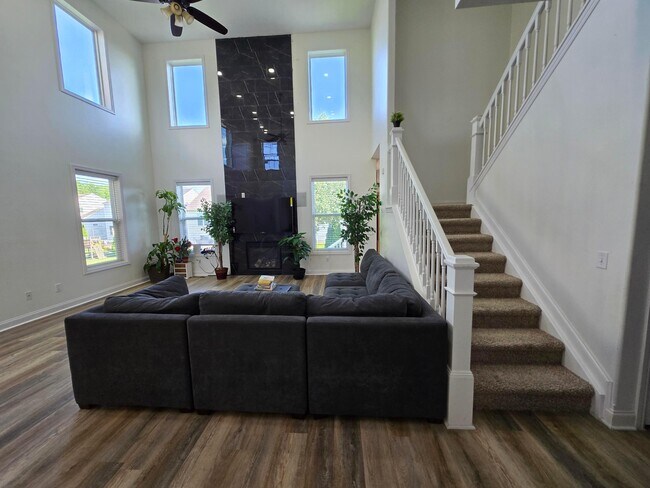 Building Photo - 329 Dovetail Dr