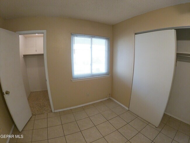 Building Photo - 2403 Red Sails Dr