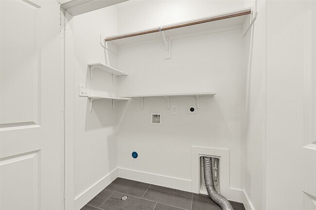 Building Photo - 1405 E 33rd St