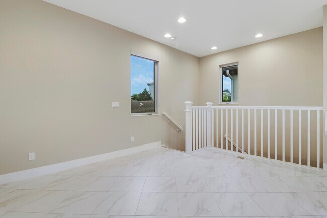 Building Photo - 5029 Grandiflora Rd