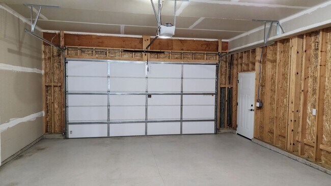 Building Photo - 4858 Suelo Rd