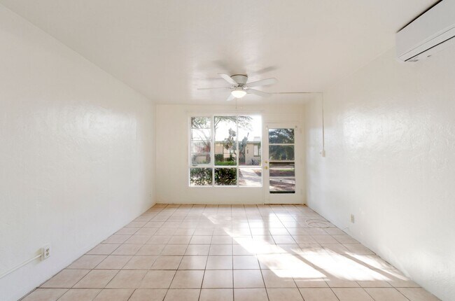 Building Photo - Charming 1-bedroom, 1-bath home in Tucsons most iconic neighborhood!