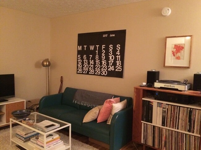 Building Photo - 1109 S Rogers St