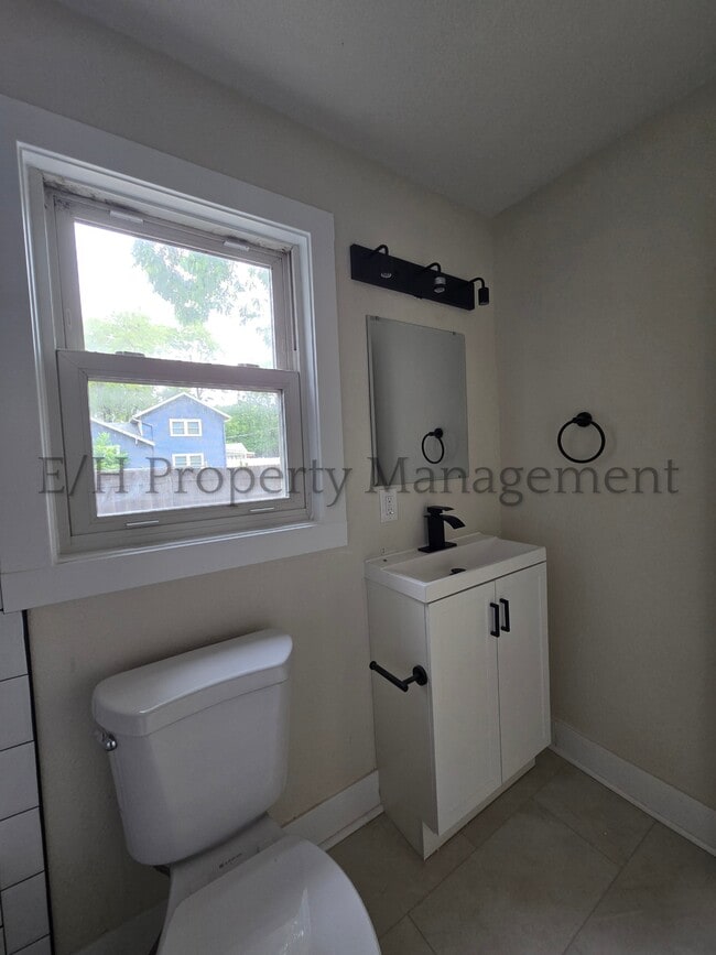 Building Photo - 244 N Athenian Ave