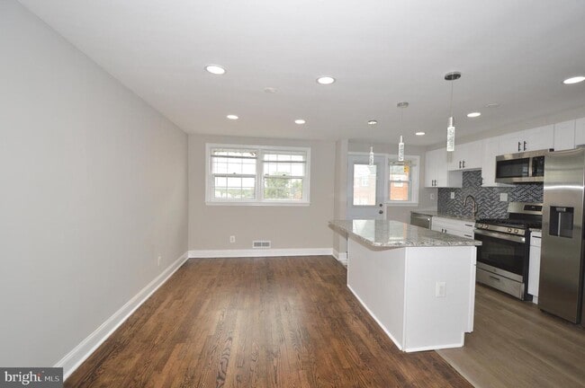 Building Photo - 1223 Newfield Rd