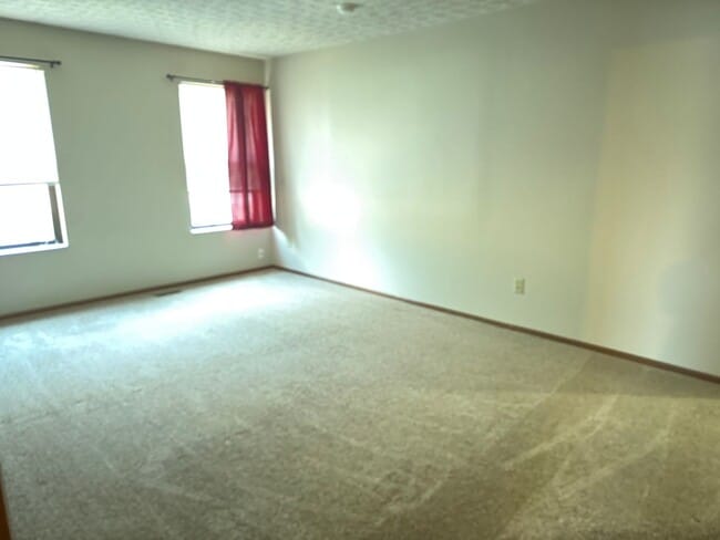 Building Photo - 3 Bedroom, 1.5 Bath Single Family Home - W...
