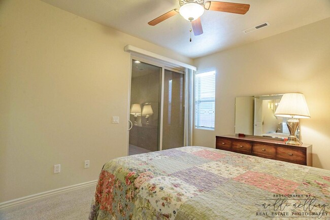 Building Photo - Crescent Heights Home: 55+ Community
