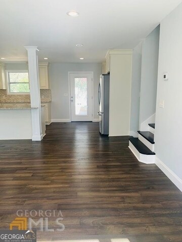 Building Photo - 3102 Edgewater Dr