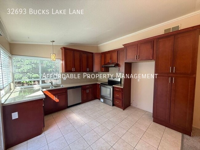 Building Photo - 32693 Bucks Lake Ln