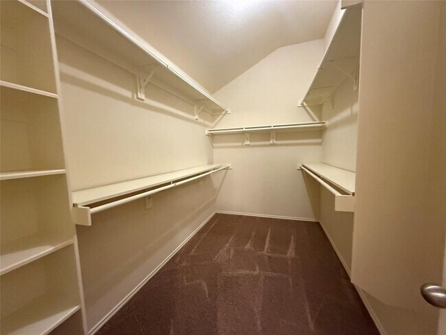 Building Photo - 1341 Rainbow Parke Dr