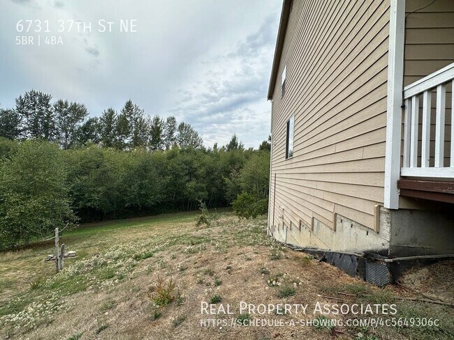 Building Photo - 6731 37th St NE