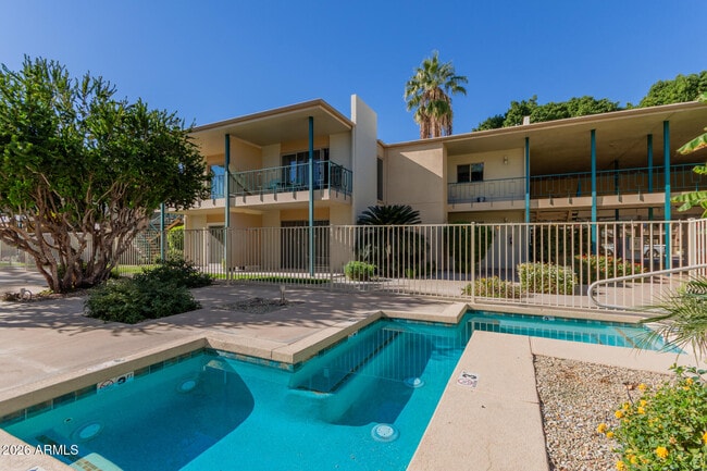 Building Photo - 3655 N 5th Ave