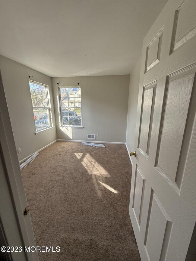 Building Photo - 12 Timberline Dr