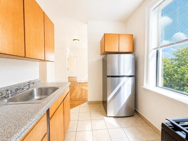 Building Photo - 429 Fairmount Ave