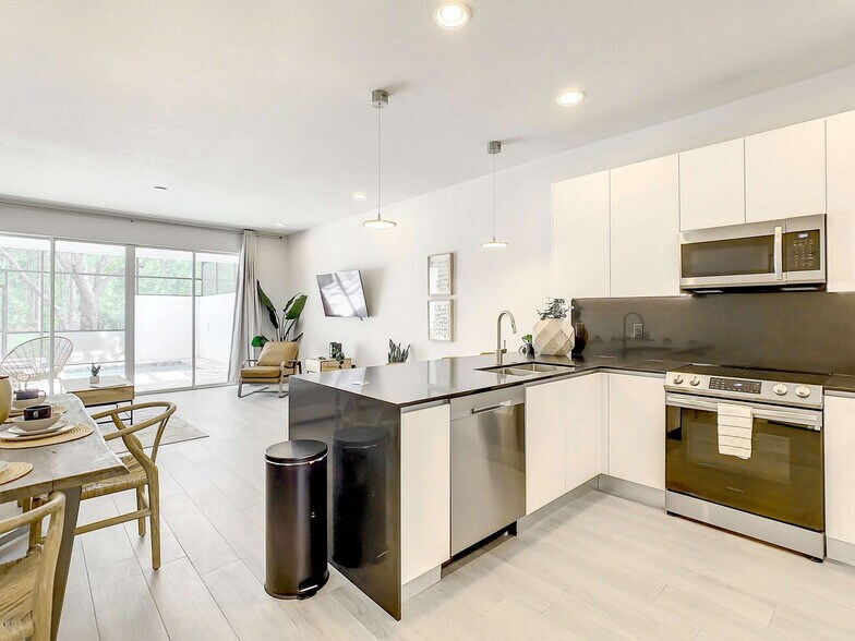 Building Photo - 17204 Blessing Dr