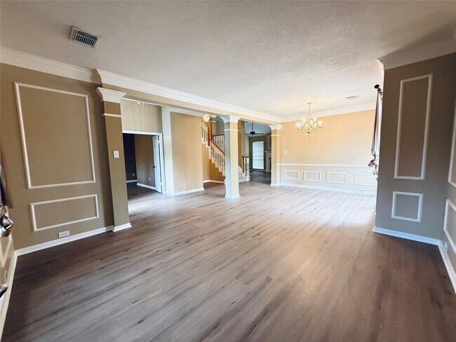 Building Photo - 16523 Town Lake Ct