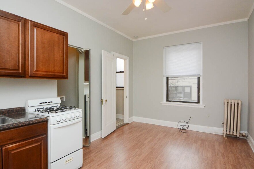 Building Photo - 3832 N Fremont St