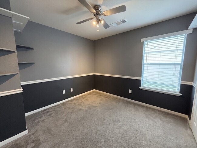 Building Photo - 8102 Sanders Glen Ln
