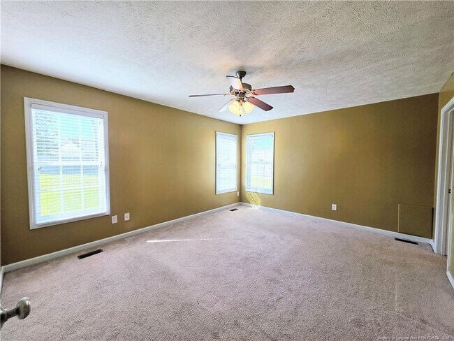 Building Photo - 1612 Middle Creek Cir