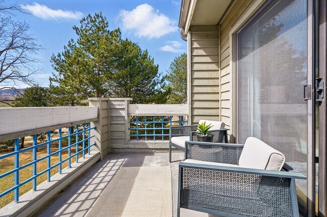 Building Photo - Sunny 2-Bed, 2-Bath Condo in Boulder’s Kin...