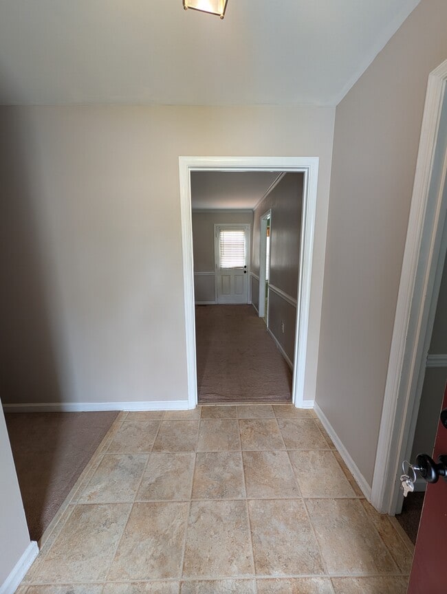 Building Photo - 229 Telford Dr