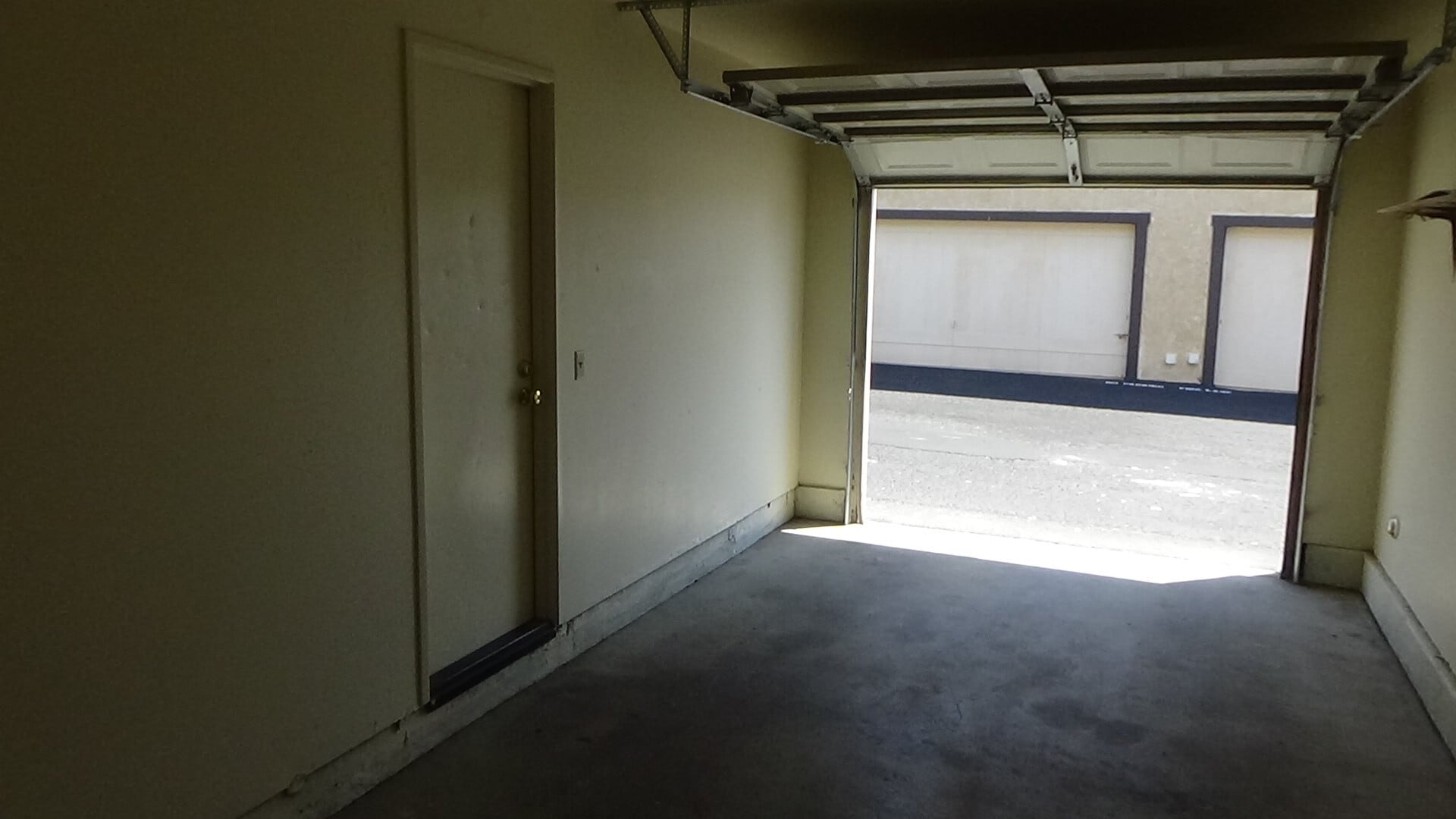 Garage - 308 W Barton Ave
