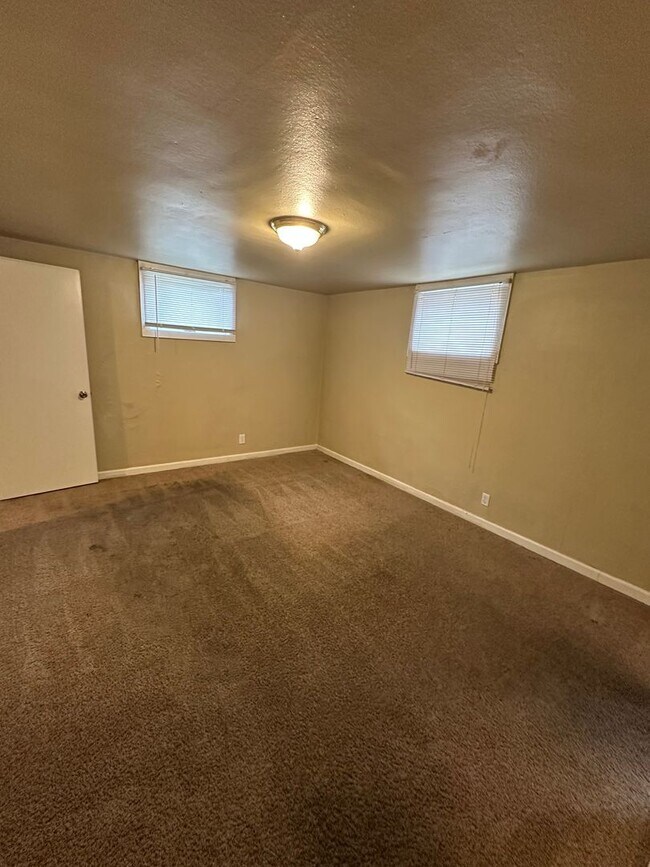 Building Photo - LW1532