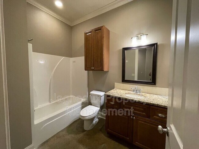 Building Photo - 107 Hargrave Dr