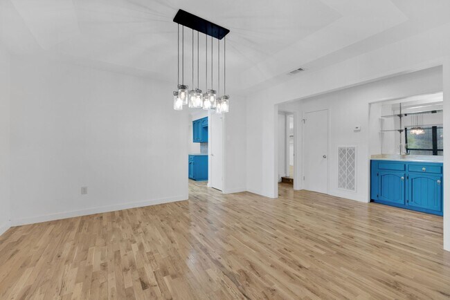 Building Photo - Charming 3/2 in Scenic Helotes, TX